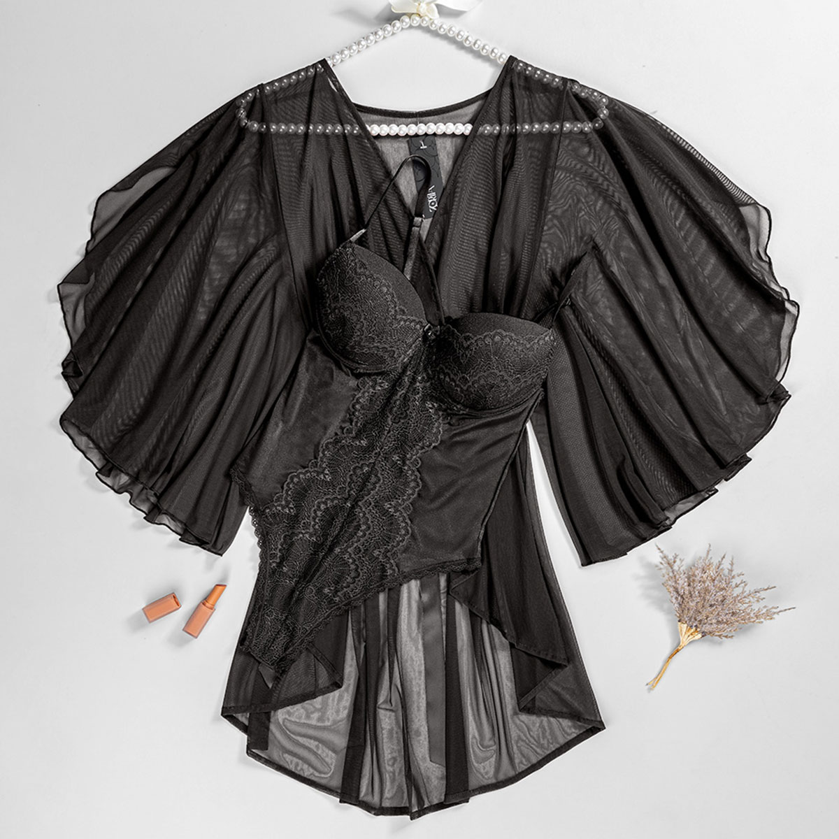 طقم قطعتين شيفون فاخر بقماش خفيف وانسيابي، تصميم أنثوي أنيق يمنحك إطلالة جذابة ومريحة