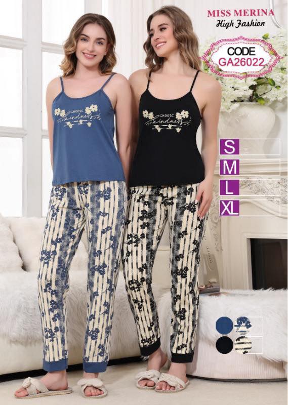 بيجاما قطن قطعتين ناعمة ومريحة بتصميم عملي مناسب للنوم والاستخدام اليومي